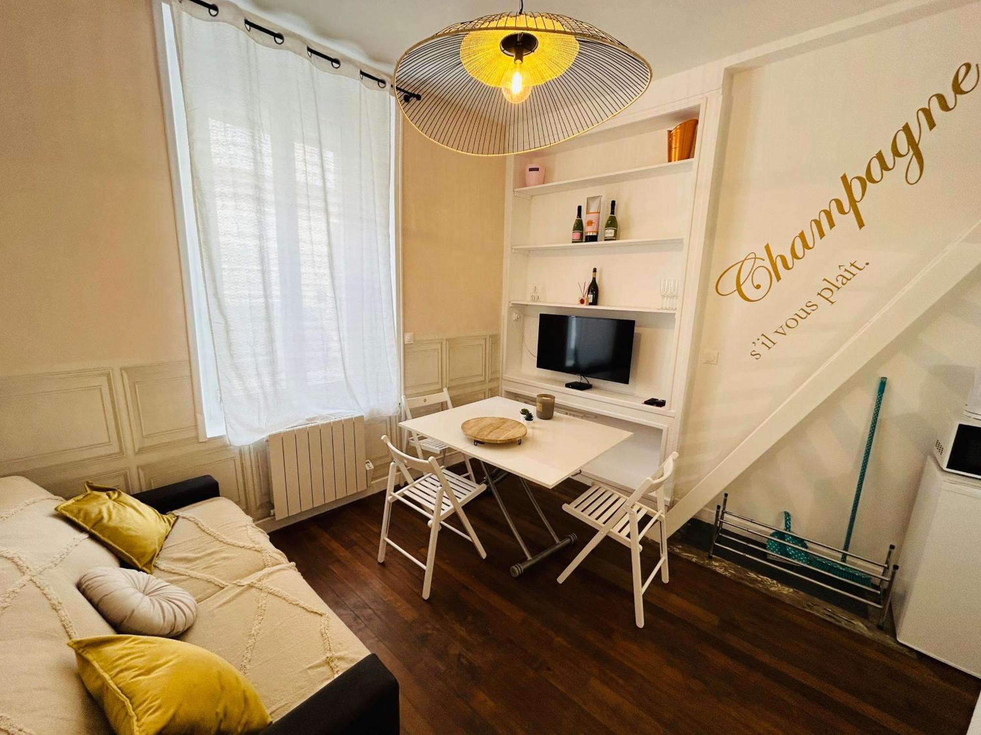 Le Champagne Coquebert Centre-Ville Reims Extérieur photo