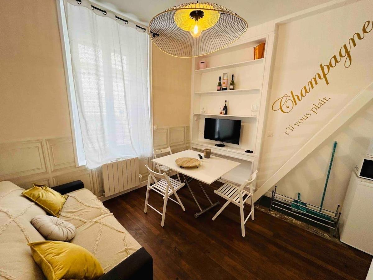 Le Champagne Coquebert Centre-Ville Reims Extérieur photo